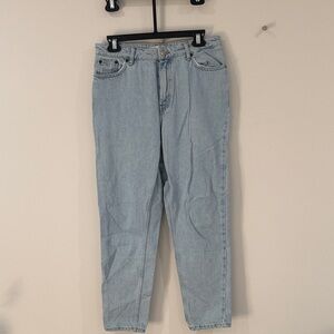 TOPSHOP Mom Light Wash High-Rise Jeans
